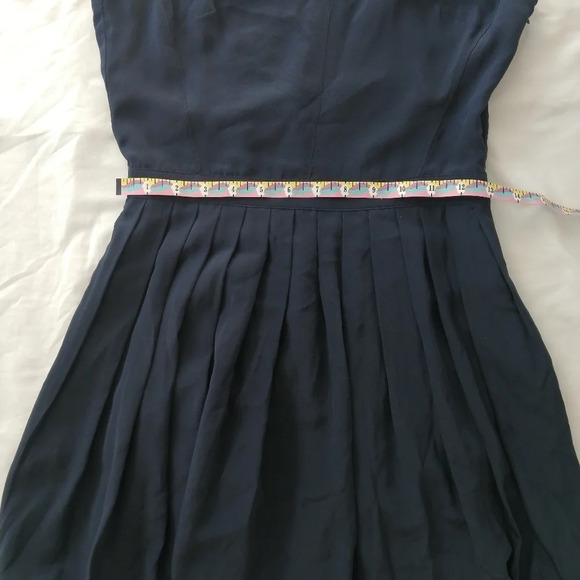 Club Monaco Navy Silk Sleeveless V-Neck Dress with Pleating and Pockets 2 - Picture 14 of 15